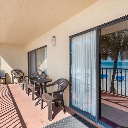 104 Las Brisas Condo St. Pete Beach Εξωτερικό φωτογραφία